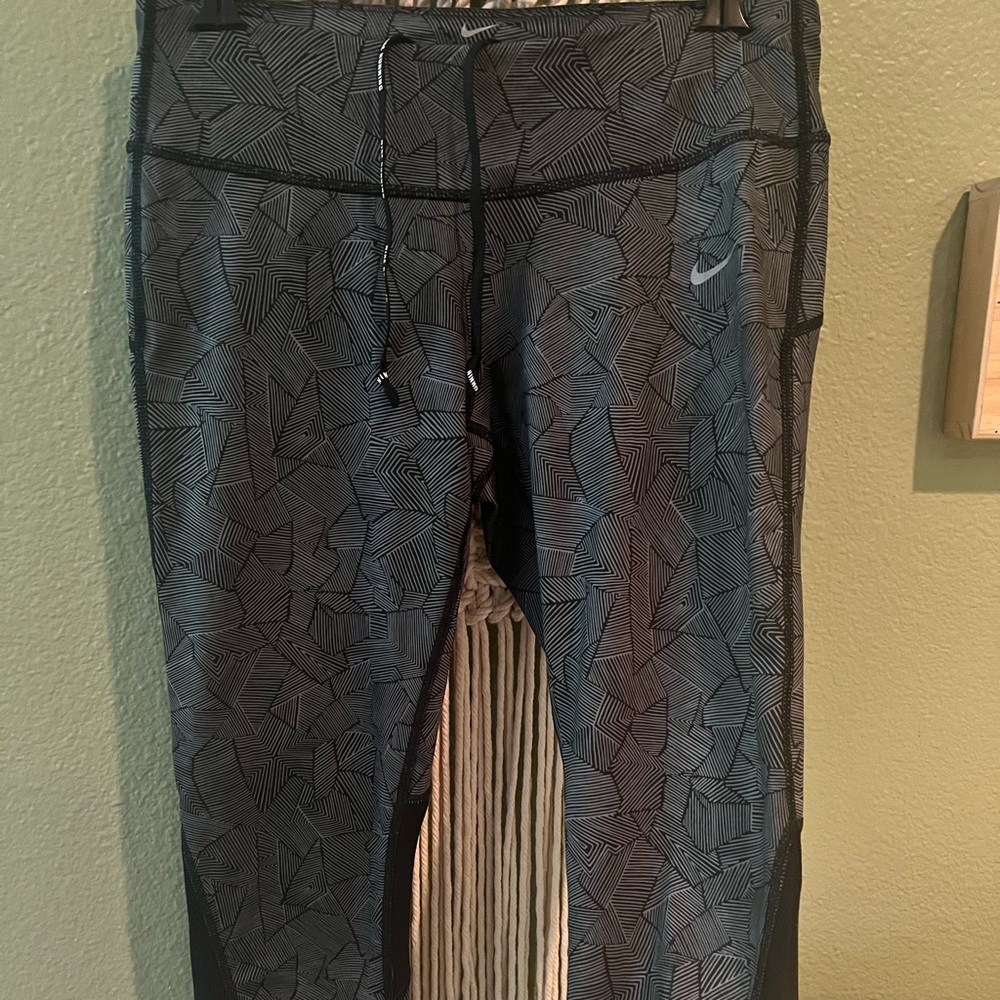 Size medium Nike Leggings